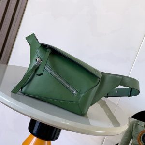 Loewe Puzzle Mini Heuptas - Premium 1:1 Replica in Echt Groen Kalfsleer 1154893155 - front view