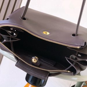 Loewe Madrid Soft Calfskin Tas - Premium 1:1 Replica Kwaliteit & Snelle Levering 1155074802 - macro shot | Loewe